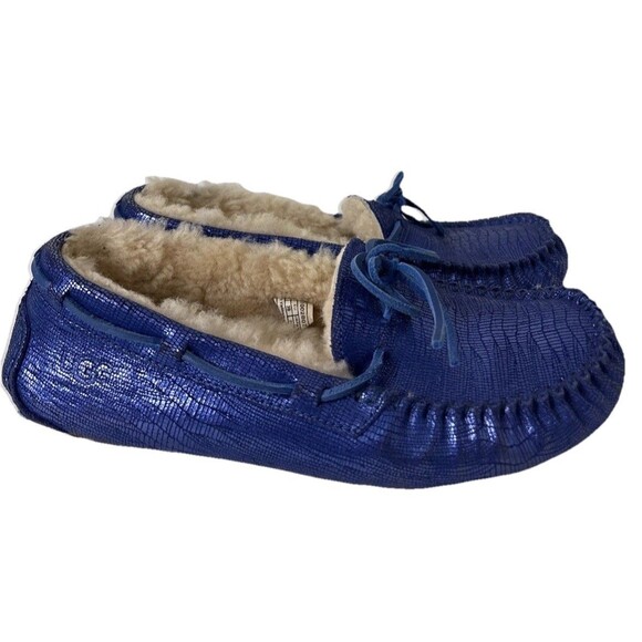 UGG Dakota Moccasin Slippers Womens 8 Blue Metallic Croc - Picture 1 of 12